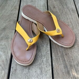 COACH Shelly Turnlock Flip Flop Sandal Yellow Leather Women's Slippers Sz 6.5